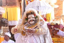Wagub menari Topeng Sidakarya di Pura Er Jeruk