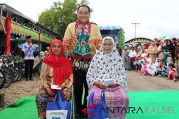 Dua warga Daha Selatan laksanakan nazar Bupati HSS dilantik