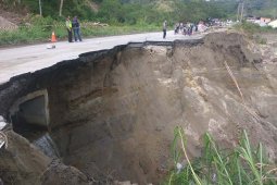 Longsor putuskan jalan lintas nasional Bireuen-Takengon