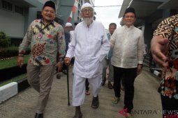 Ustadz Abu Bakar Baasyir bebas