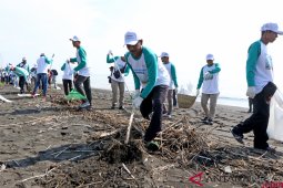 Bersih Pantai Pertamina