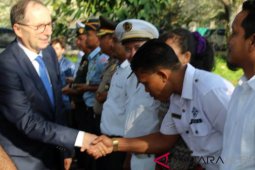 Dubes Prancis ziarahi makam "indatu"-nya di Sabang