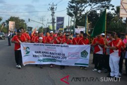 Jalan sehat warnai peringatan Hari Amal Bhakti di Madina
