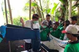 "Menyulap" sampah plastik menjadi rupiah