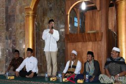 Gus Irawan serahkan bantuan masjid di Sipirok