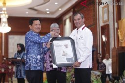 Cabai Hiyung Bawa Bupati Tapin Raih Penghargaan Antara 2018