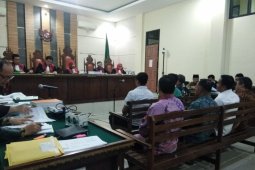 Gedung SMK senilai Rp2 miliar penuh semak belukar