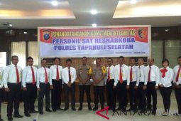 Penyidik reserse narkoba Polres Tapsel tandatangani komitmen integritas