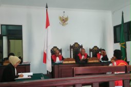 Terdakwa akui tusuk korban lima kali