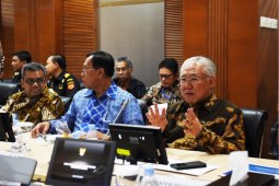 Wakapolda Bali dukung gerakan "Kedas" sampah plastik di Pura Besakih