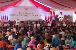 Presiden Menyerahkan Sedikitnya 40.172 Sertifikat Tanah di Tangsel