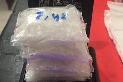 Polisi tangkap empat  tersangka bawa sabu sabu