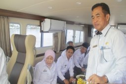 Bupati Batola ujicoba speedboat baru