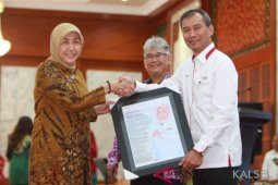 Noormiliyani terima penghargaan Melepaskan Ketertinggalan Desa
