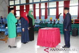 Sekdakab Batola lantik dua kepala sekolah