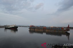 Pelabuhan Samudera masih dangkal