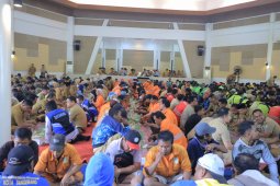 Wali Kota "Ngeliwet Bareng" 1.500 Petugas Lapangan Diraihnya Adipura