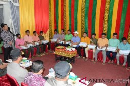 Sekda Aceh Timur sambut 14 nelayan Aceh di Idi