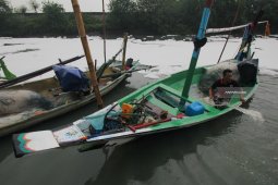 Pencemaran Sungai Di Surabaya