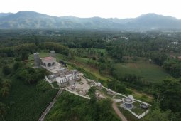 Dua Menara Obyek Wisata Ulantha Pikat Wisatawan