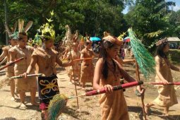 Upau residents perform Dayak Deah Culture