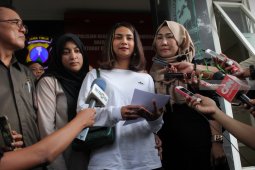 Manajer: Vanessa Angel Sakit