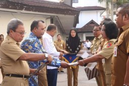 12 OPD Ambon terima penghargaan dari Ombudsman