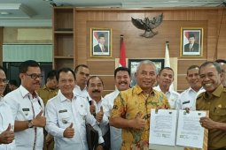 Wali Kota Bekasi serahkan bantuan untuk Palu Rp1,2 miliar