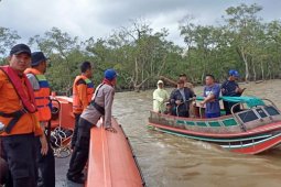 Tim SAR cari korban speed boad ditabrak kapal