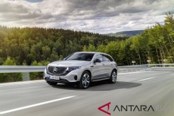 Mercedez Benz Perkenalkan Crossover EQ