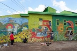 Kampung Krajan Sae Batu Disulap jadi "Sarang Dinosaurus"