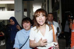 Resmi bercerai, Gisel akui sulit "move on" dari Gading