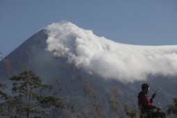 Gunung Merapi kembali luncurkan awan panas