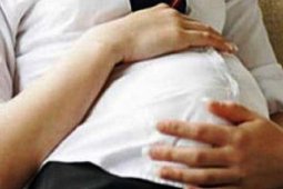 Dalih pengobatan, dukun kampung ini hamili seorang mahasiswi