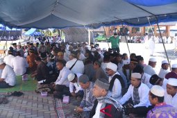 Ribuan jamaah di Takengon larut dalam dzikir