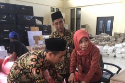 KPU Jabar mengecek kesiapan logistik di Bekasi