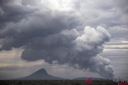 Gunung Anak Krakatau meletus lagi