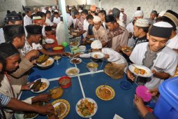 Orang Indonesia lebuh suka makan bersama