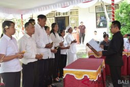 Dilantik,  panitia tambahan untuk pemilihan kecamatan jembrana