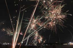 Pesta kembang api di Kuta