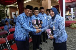 Wali Kota Probolinggo Menitikkan Air Mata saat Berpamitan Jelang Purnatugas