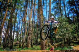 Pecinta sepeda ditantang taklukkan trek menantang  di Enduro Sumatera Utara