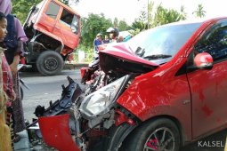 Tabrakan di Mandingin, mobil City Car rusak berat