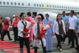 Iriana Jokowi dan Mufidah JK sosialisasi gerakan cuci tangan di Bandung