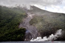 17 KK diungsikan akibat aktivitas Gunung Karangetang