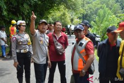 Kapolres Tabanan pantau situasi tanah longsor di Pupuan