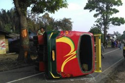 Lintas Parapat ambil korban, satu tewas dan 27 luka-luka