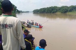 Tim SAR BPBD Bojonegoro Cari Korban Tenggelam