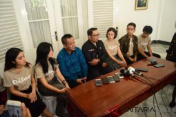 Ridwan Kamil terima kunjungan pemain dan kru film Dilan 1991
