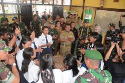 "Petasan" program TNI peduli pendikan di perbatasan